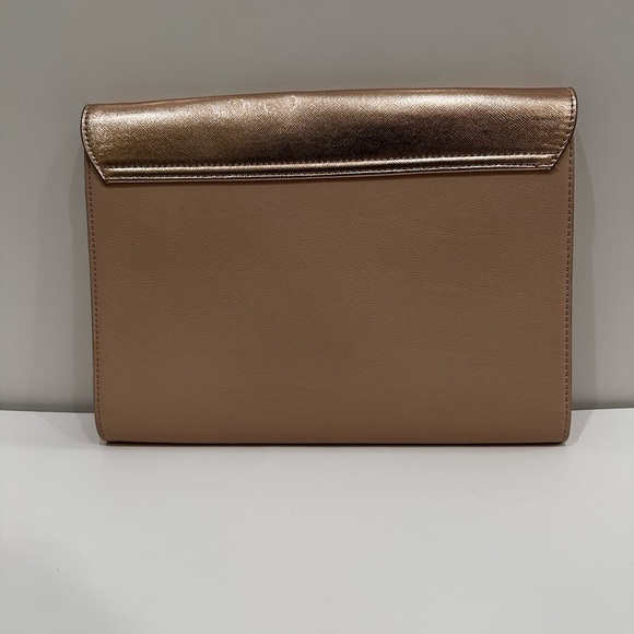 ✨ ✨ Express Metallic Pink and Cream Clutch✨✨ - Picture 4 of 12